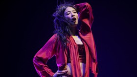FOTO: Jennie BLACKPINK Tampil 'Menyala' di Coachella 2025