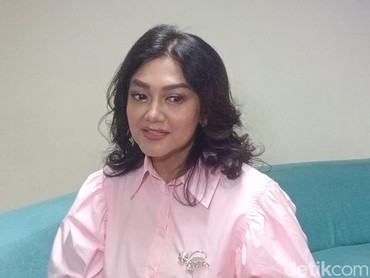 img-title Lebaran di Tanah Suci, Bella Saphira Ungkap Hal Unik yang Dirasakan
