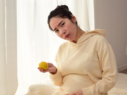 Viral Ibu Hamil Ngidam Makan Lemon Utuh dengan Kulitnya, Ini Penjelasan Pakar