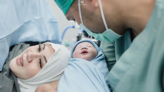 Kesha Ratuliu Melahirkan Anak Ketiga Berjenis Kelamin Laki-laki Diberi Nama Danish, Ini Potretnya