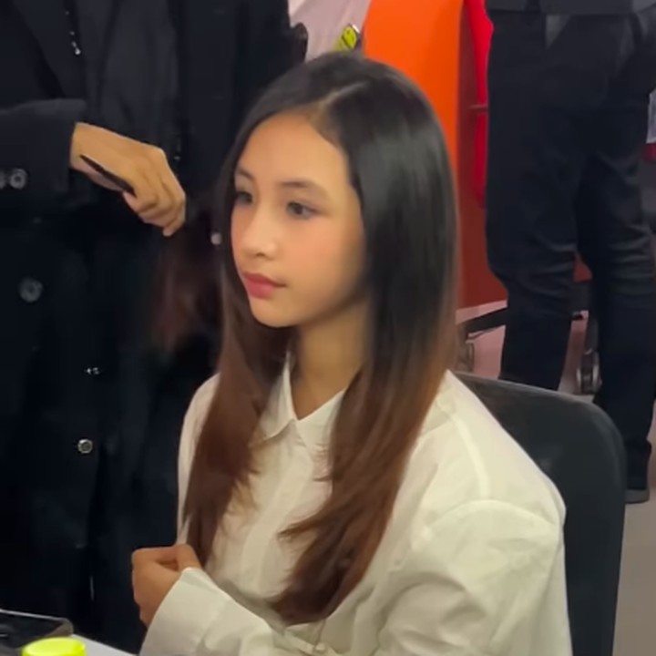 <p>"Hari ini anak sulungku yang paling cantik sedunia, Lakeisha Ariestia Dardak, berusia 11 tahun. Semoga Kakak Keisha tumbuh jadi anak yang sehat, bahagia selalu, baik hatinya, dan semua doa terbaik untuk Keisha. Kami mencintaimu Kakak," tulis Arumi seraya menyisipkan emotikon hati dan kecupan. (Foto: Instagram: @arumibachsin_94)</p>