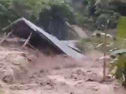 Banjir di Parigi Moutong Sulteng, 7 Rumah Hanyut-2 Jembatan Putus