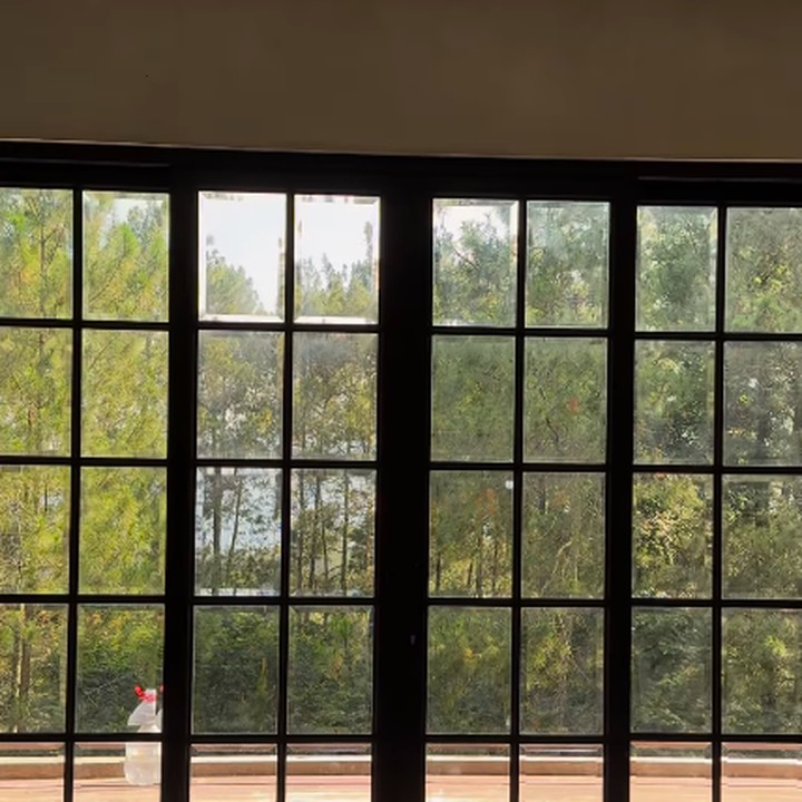 <p>Zaskia Sungkar dan Irwansyah tengah membangun rumah baru yang lebih luas, Bunda. Belum lama ini, Zaskia pun memperlihatkan detail dari rumah yang masih dalam tahap pembangunan itu. (Foto: Instagram: @zaskiasungkar15)</p>