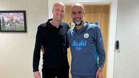 Netizen Heboh Jordi Cruyff Bertemu Pep Guardiola di Manchester