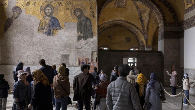 FOTO: Turki Mulai Restorasi Kubah Hagia Sophia