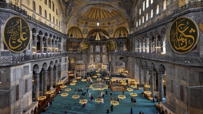 Turki memulai fase baru dalam restorasi besar-besaran bangunan bersejarah Hagia Sophia di Istanbul, yang telah berusia hampir 1.500 tahun.