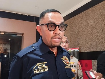 Muncul di Depan Warga, Ahmad Sahroni Ngaku Sembunyi di Plafon Saat Rumahnya Dijarah