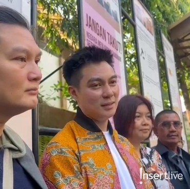 Paula Absen, Baim Wong Hadiri Sidang Putusan Cerai Ditemani Kakak-kakak
