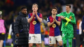 FOTO: Barcelona Lolos meski Terbenam di Kandang Dortmund
