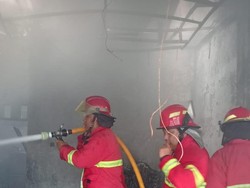 Rumah di Manado Terbakar Diduga gegara Rokok, Nenek-Cucu Tewas