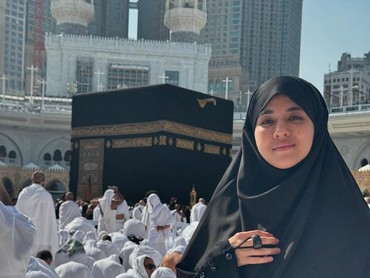 img-title DJ Una Tanya Ustaz Hilman Soal Rezeki dari Kelab Malam untuk Nafkahi Anak, Begini Jawabannya