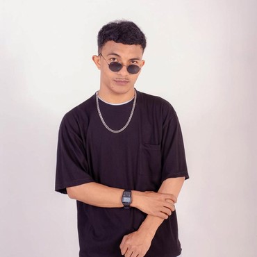 Profil dan Potret Penyanyi Lagu Stecu Stecu Lagu yang Viral di TikTok