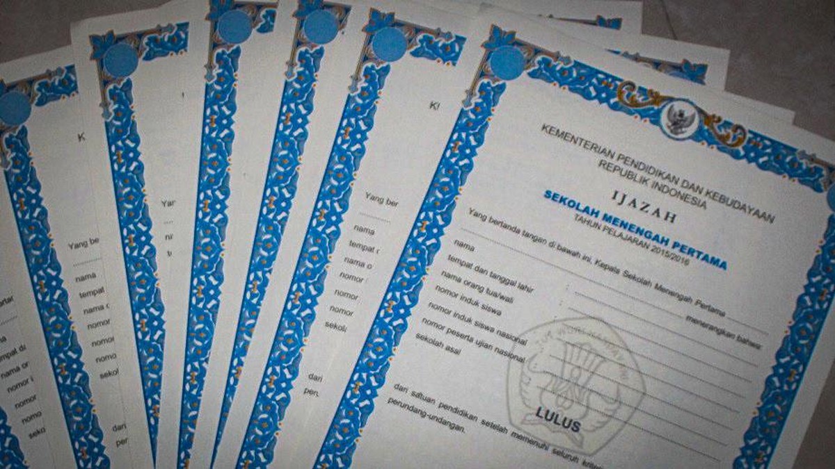 Ketika Sarjana Menjadi Syarat untuk Pekerjaan Lulusan SMA