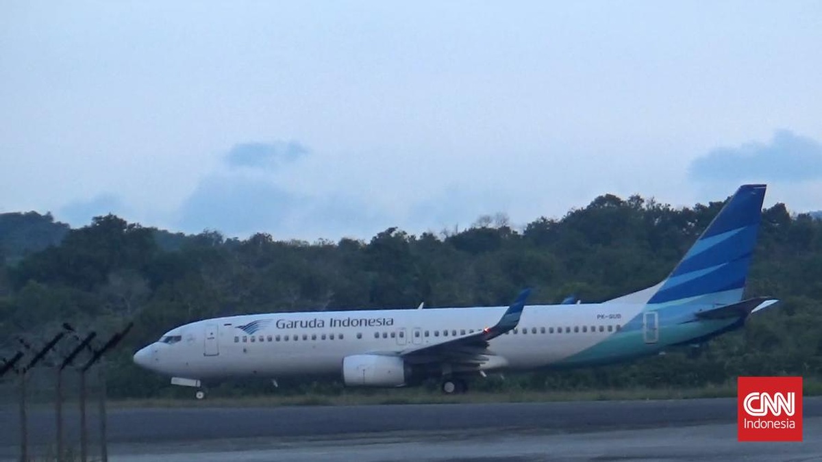 Pesawat Garuda dari Jakarta Pecah Ban Saat Mendarat di Makassar