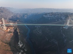China Segera Buka Jembatan Gantung Tertinggi Dunia, Geser Golden Gate