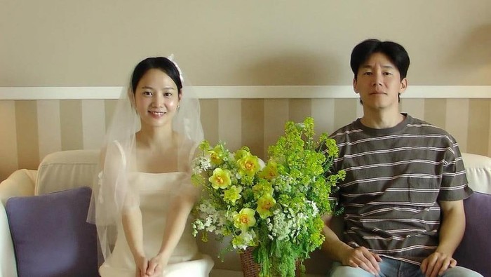Simak Potret Kim Mu Yeol dan Yoon Seung Ah Bagikan Momen Bahagian Rayakan 10 Tahun Pernikahan