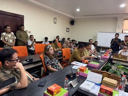 Terungkap! Perusahaan Penahan Ijazah Karyawan Ternyata Tak Punya NIB