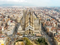 Sagrada Familia Siapkan Area Selfie Atur Kerumunan Wisatawan