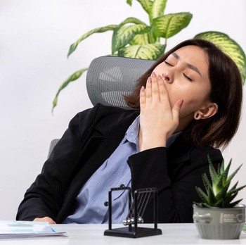 5 Cara Unik Memulai Hari agar Nggak Gampang Ngantuk di Kantor 