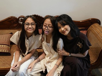 5 Momen Siti Adira Kania Putri Ikke Nurjanah Lebaran Bareng Adik Sambung, Kompak Bikin TikTok Bun