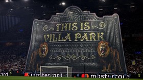Salah Putar Lagu Liga Europa di Aston Villa vs PSG, Pemain Kebingungan