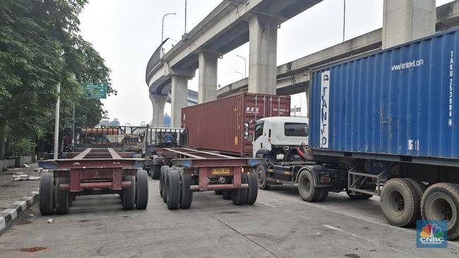 Ada Pembatasan Truk Besar di Exit Tol Jatiasih, Berlaku Kamis Ini