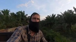 img-title Viral WNA Diam-diam Naik KA Batu Bara dari Lampung hingga Sumatera Selatan