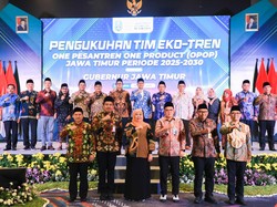 Pesan Khofifah Kukuhkan Tim Penguatan dan Pengembangan Eko-Tren OPOP Jatim