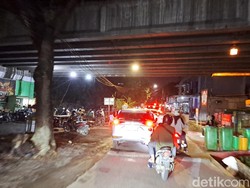 Cerita Ronald Tempuh 4 Jam Priok-Cibitung saat Macet Horor