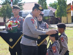 Tutup Bintra, Kapolda Kalteng Pasang Baret 126 Bintara Remaja Ditsamapta