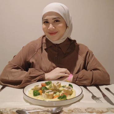 Kesha Ratuliu Bantah Pernah Pacaran dengan Al Ghazali