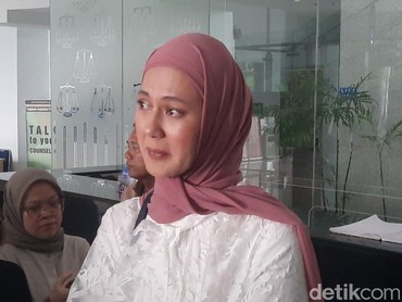img-title Paula Akui Curhat dengan Pria di Kamar, Buya Yahya Bilang...