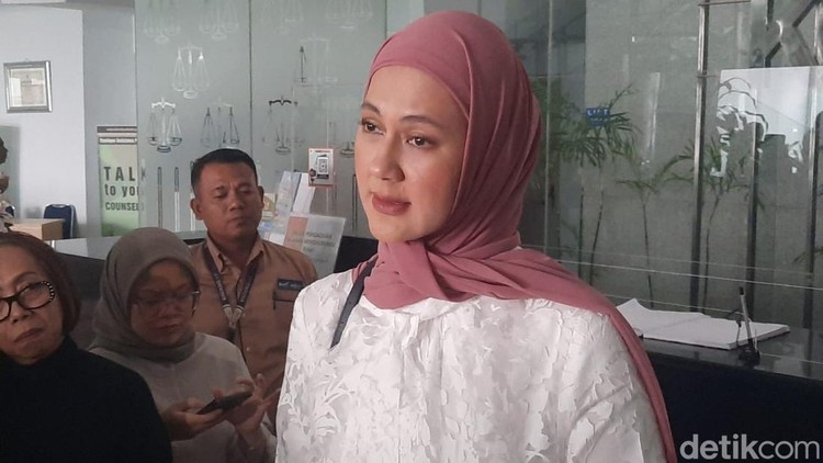 Paula Verhoeven di Komisi Yudisial