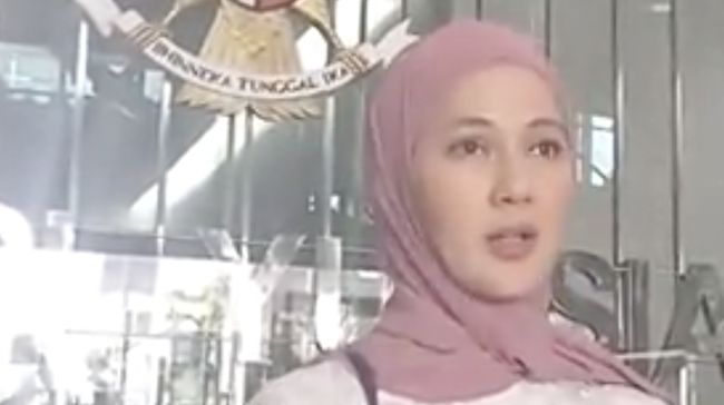 Paula Verhoeven mengatakan dirinya berbesar hati setelah pengadilan memutuskan memberikan hak asuh dua anaknya kepada Baim Wong.
