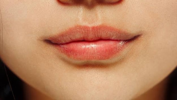 img-title 6 Cara Perawatan Bibir Kering Tanpa Lip Balm
