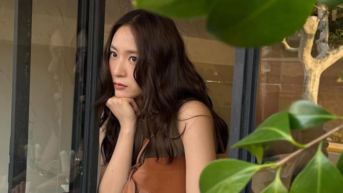 Krystal Jung Ungkap Harapannya Mengenai Album untuk Debut Solo