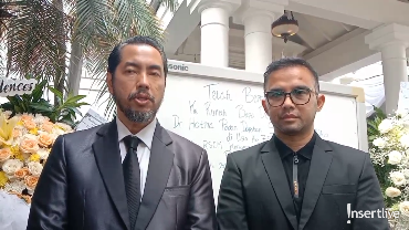 img-title Sunan Kalijaga Datang Melayat Hotma Sitompul: Jenazah Terlihat Tenang