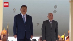 VIDEO: Xi Jinping Disambut Raja Kamboja di Bandara Phnom Penh