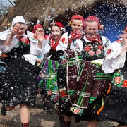 Selain Hias Telur, Ini 7 Tradisi Unik Paskah dari Berbagai Penjuru Dunia