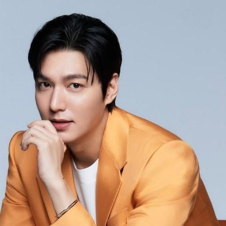<p>Usai bermain drama <em>When the Stars Gossip</em>, Lee Min Ho kini sibuk untuk berkeliling sejumlah kota di Asia, termasuk Jakarta. Pada 19 April 2025, ia akan menyapa penggemarnya di ICE BSD dalam acara <em>Fanmeet Tour 'Minhoverse'</em>. (Foto Instagram @actorleeminho)</p>