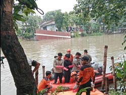 Wanita Gresik yang Lompat dari Perahu Tambang Ditemukan Tewas