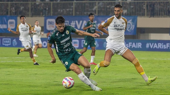 Kemenangan tipis Dewa United atas PSS Sleman di Stadion Maguwoharjo memanaskan persaingan perburuan gelar juara Liga 1 2024/2025.