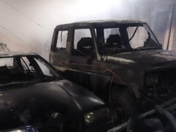 7 Mobil Mewah Milik Eks Anggota DPR Hangus Terbakar di Garasi Rumah Surabaya