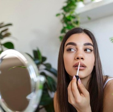 Zodiak Taurus Wajib Coba! Ini Warna-Warna Lipstick yang Cocok untuk Kamu