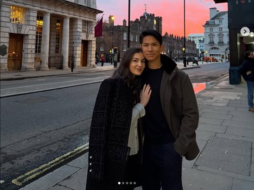 img-title Pangeran Mateen Umumkan Kehamilan Sang Istri Anisha Rosnah