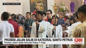 VIDEO: Prosesi Jalan Salib di Katedral Santo Petrus