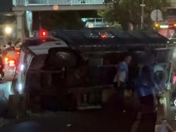 Truk Terguling di Flyover Daan Mogot Jakbar, Polisi Evakuasi