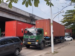 Curhat Sopir Truk Terjebak Macet Horor Priok Berjam-jam