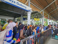 KAI Daop 8 Operasikan Kereta Tambahan Libur Panjang