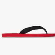 Si Kembar Olsen Rilis Sandal Jepit Seharga Motor, Tertarik Punya?